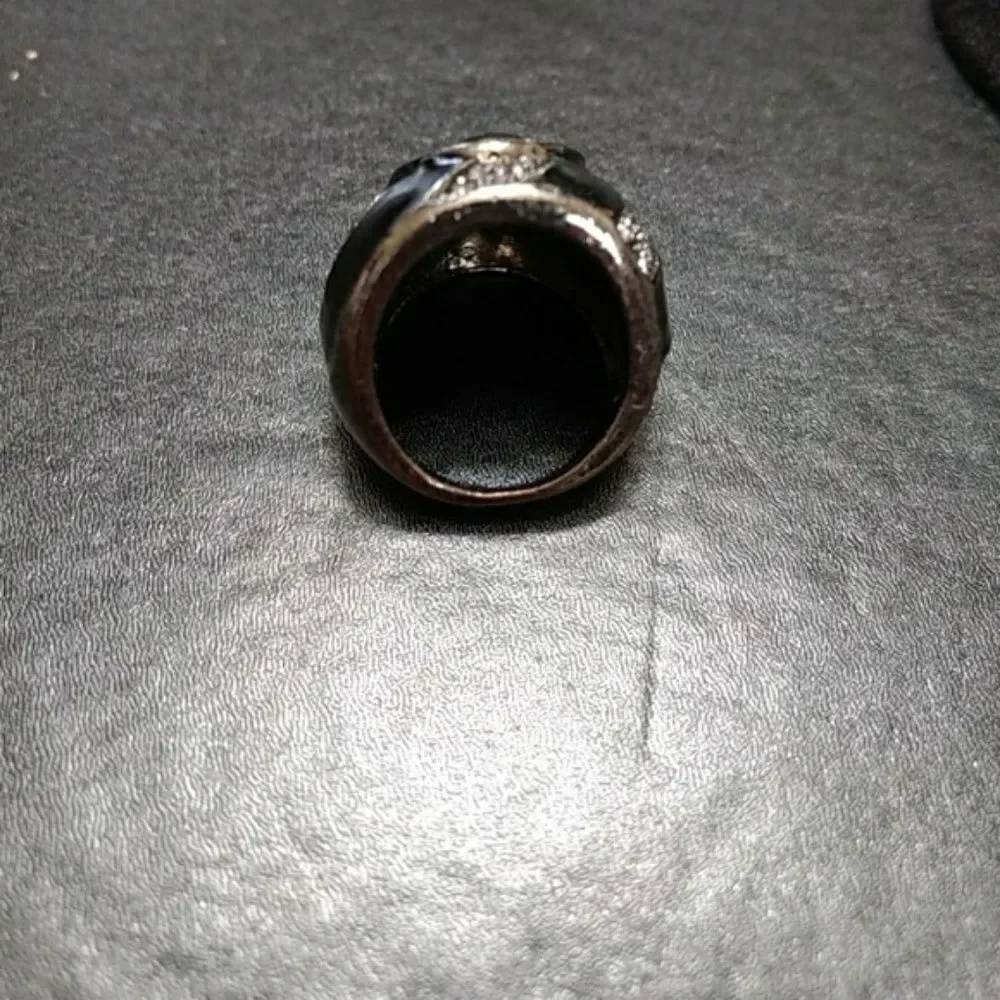 Unbranded ring silver
